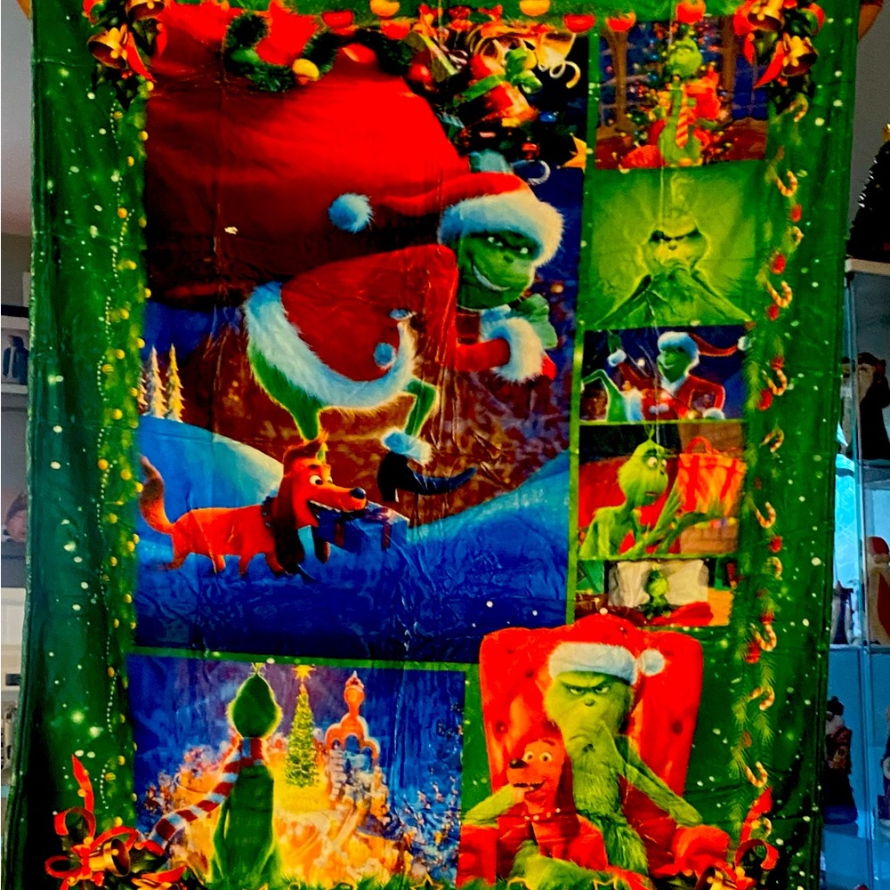 Grinch blanket